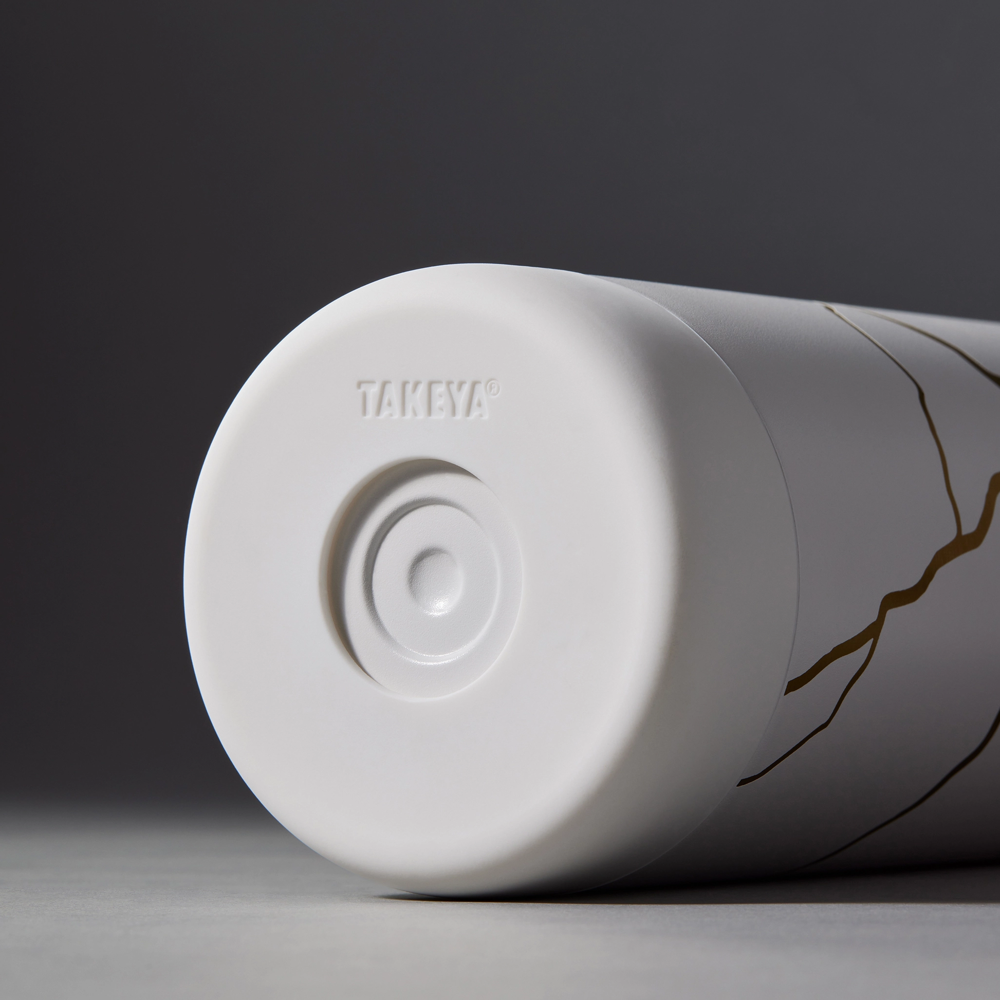 kintsugi-water-bottle-with-straw-lid-m5 51389-TK_HO25_Kintsugi_Takeya9255.png