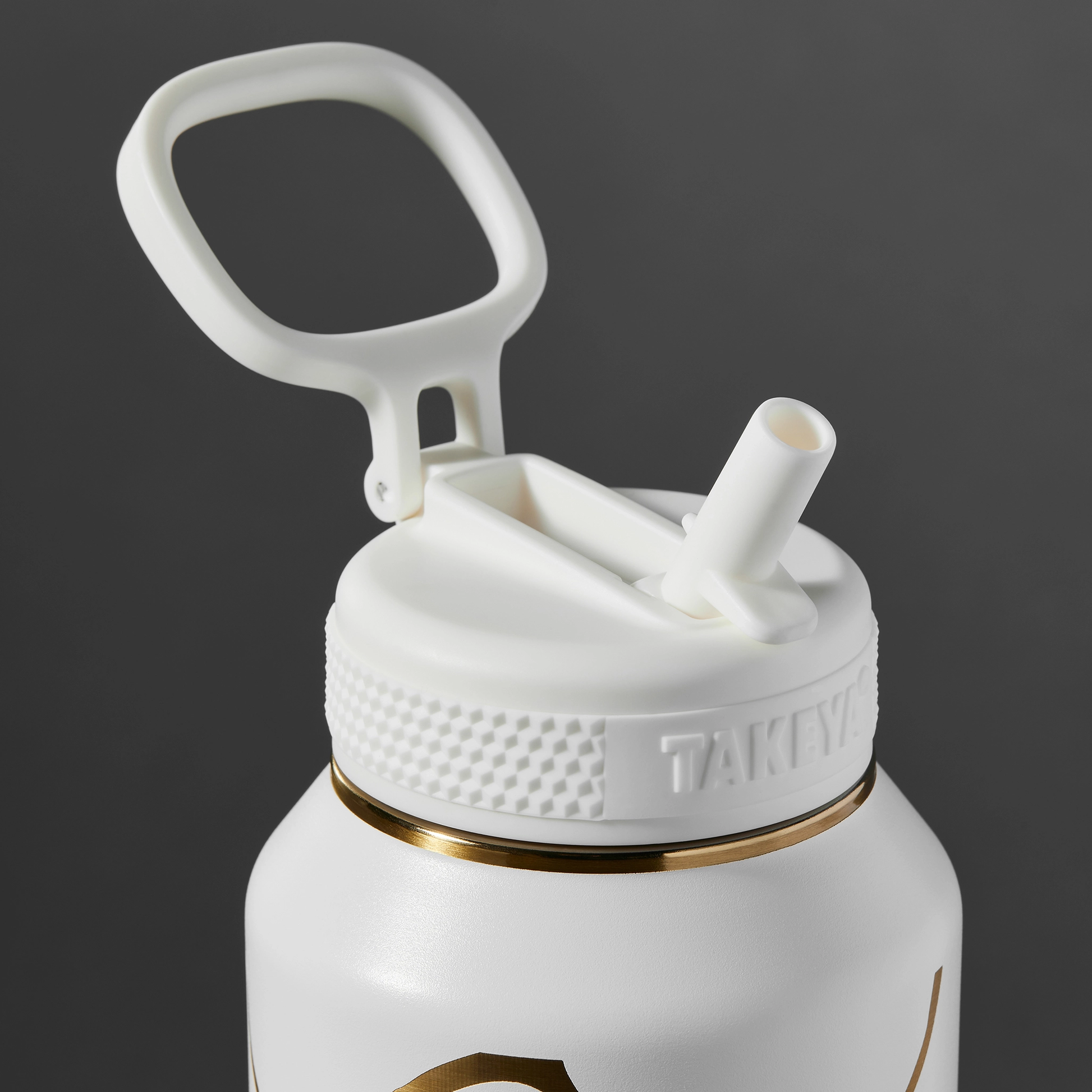 kintsugi-water-bottle-with-straw-lid-m5 51389-TK_HO25_Kintsugi_Takeya9271.png